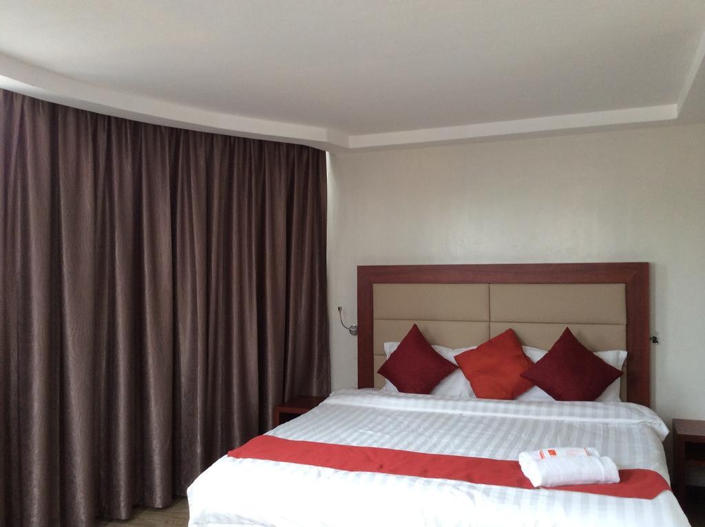 Cherry Midtown Hotel Olóngapo Habitación foto