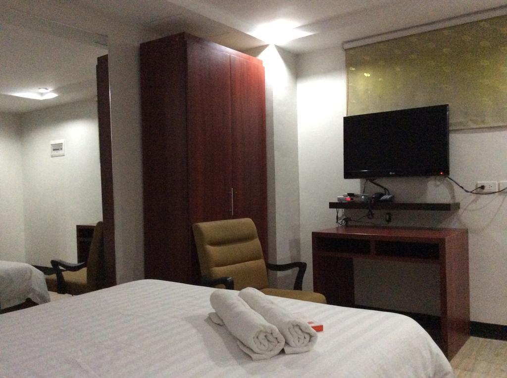 Cherry Midtown Hotel Olóngapo Habitación foto