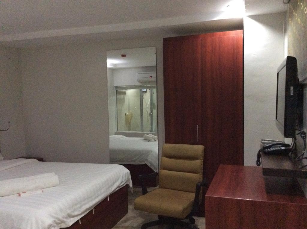 Cherry Midtown Hotel Olóngapo Habitación foto